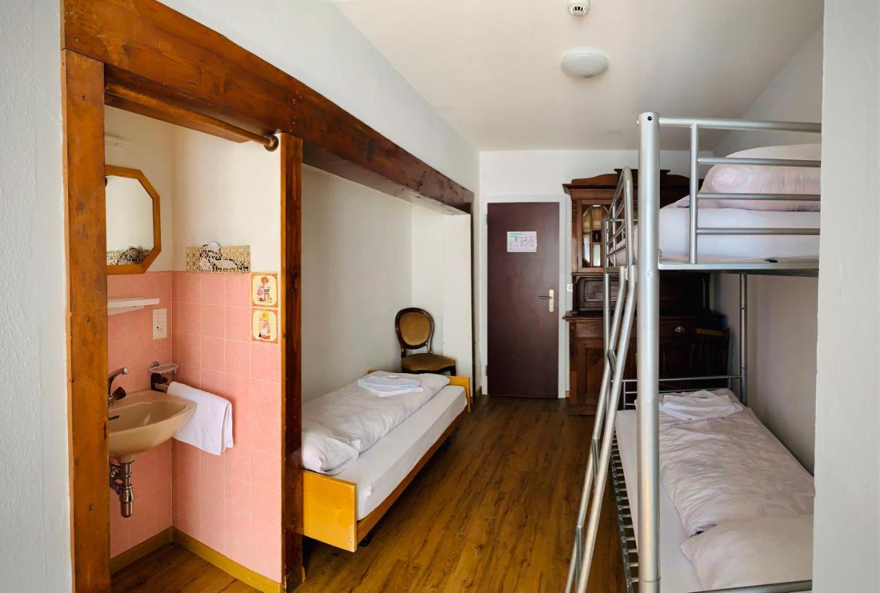 Weisses Roessli Hotel Leukerbad Kültér fotó